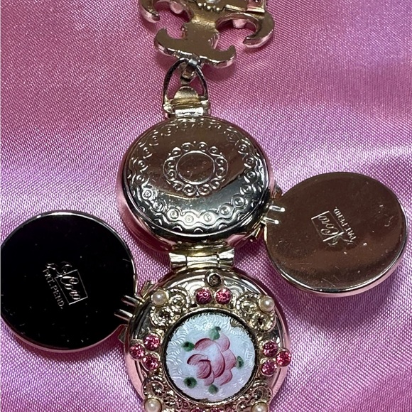 BROOCH: Rare vintage Pegasus, coral gold tone, rose, pink, locket, one of a kind - Picture 15 of 17